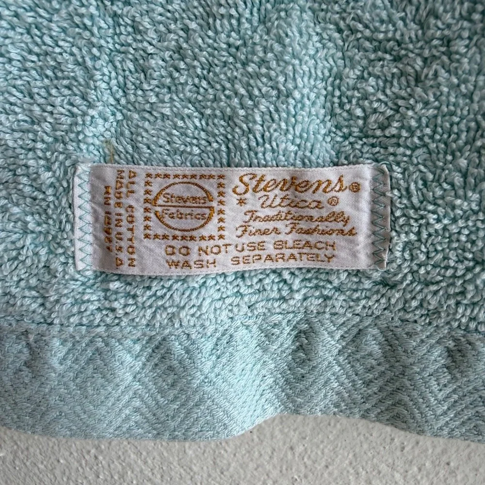 2pc Vintage Blue Bath Towels USA Cotton Stevens Utica Spa‎ Hotel Retro Set